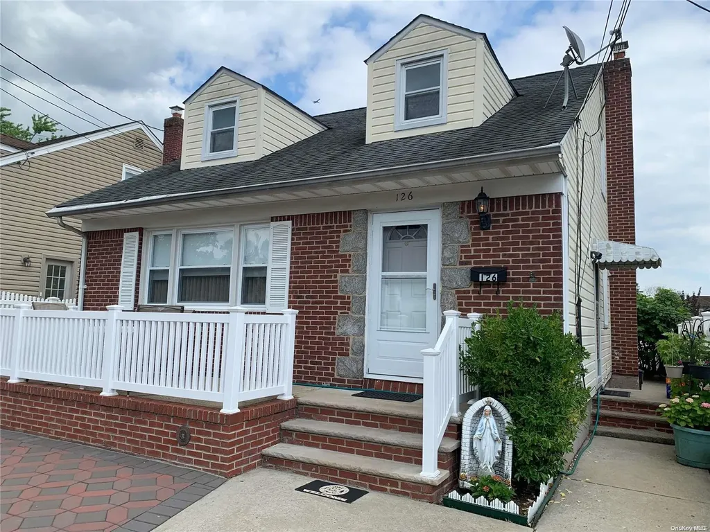 126 Crest Avenue Elmont NY 11003