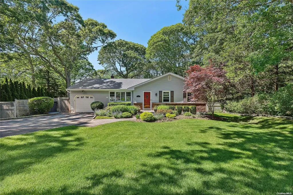 1 The Crescent Hampton Bays NY 11946