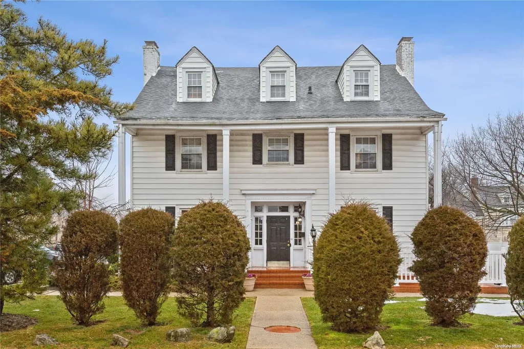 1245 Colonial Road Hewlett NY 11557