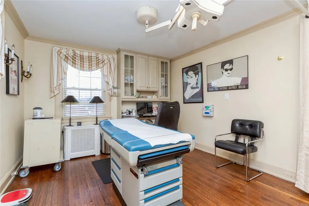 1245 Colonial Road Hewlett NY 11557