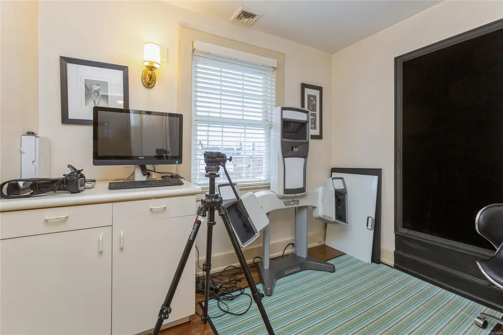 1245 Colonial Road Hewlett NY 11557
