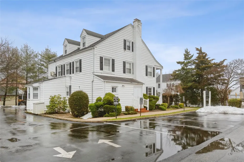 1245 Colonial Road Hewlett NY 11557