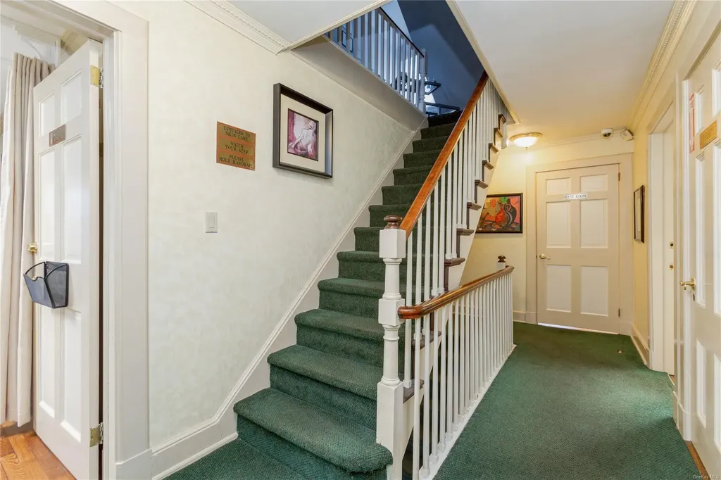 1245 Colonial Road Hewlett NY 11557
