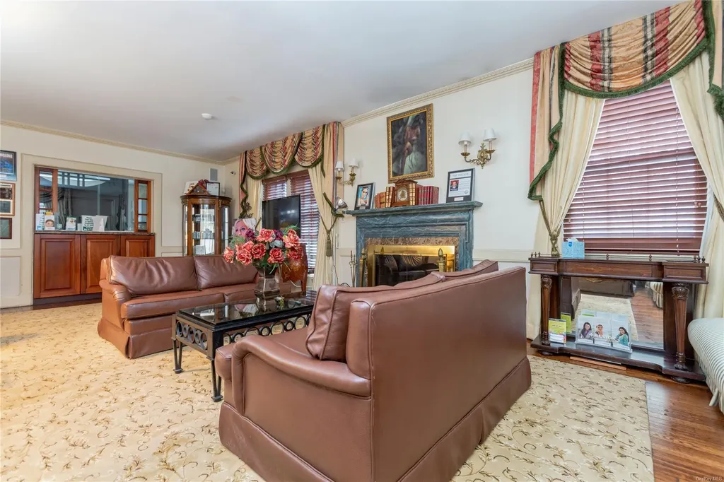 1245 Colonial Road Hewlett NY 11557
