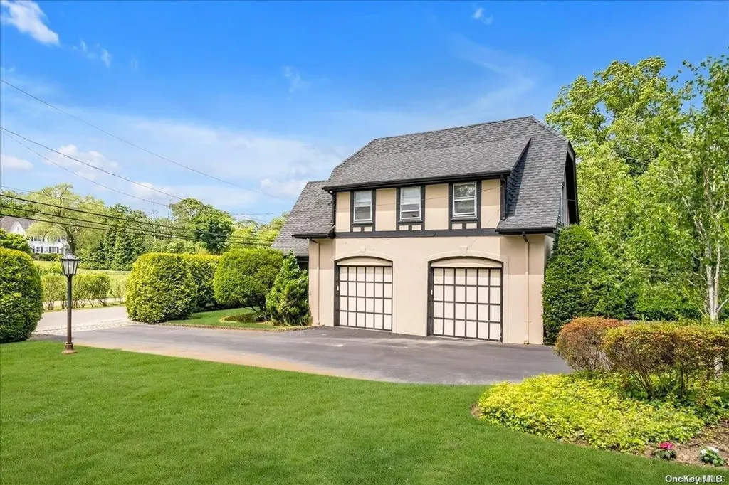1 Meadow Drive Lawrence NY 11559