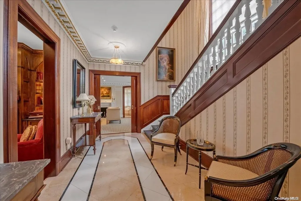 1 Meadow Drive Lawrence NY 11559