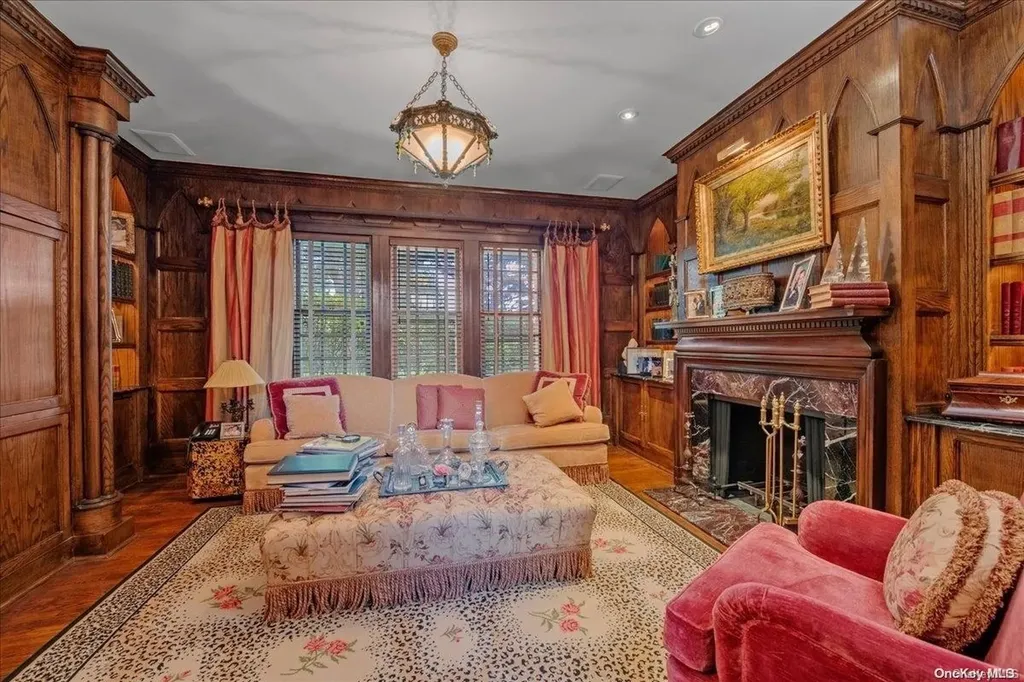 1 Meadow Drive Lawrence NY 11559