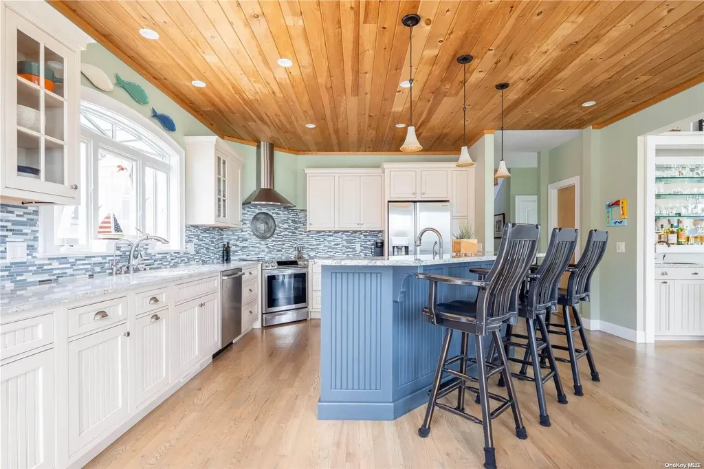 2480&2335 Minnehaha Boulevard Southold NY 11971