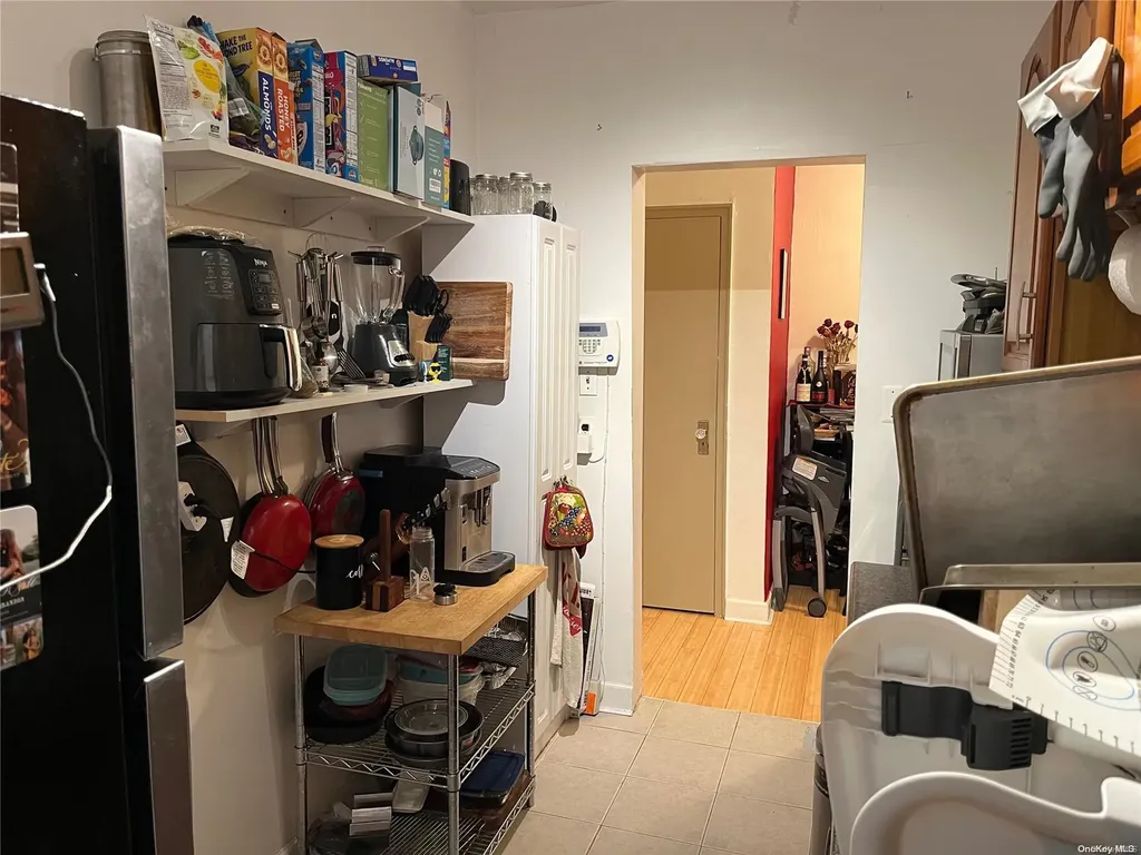 22-27 76 East Elmhurst NY 11370