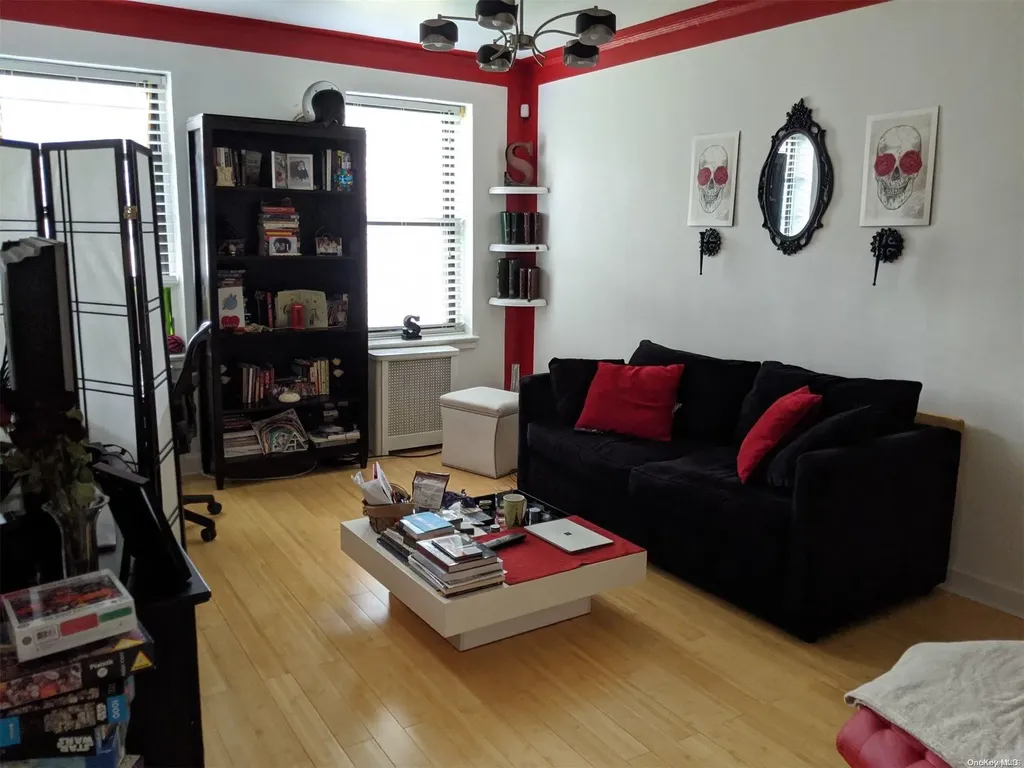 22-27 76 East Elmhurst NY 11370