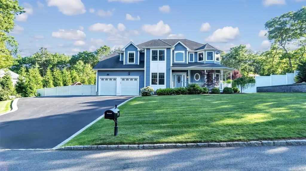 49 Kerry Court Riverhead NY 11901