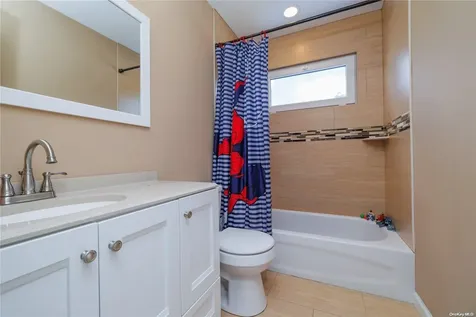 195 Howard Avenue Copiague NY 11726