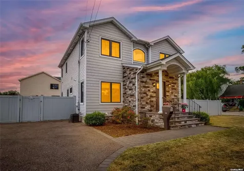 195 Howard Avenue Copiague NY 11726