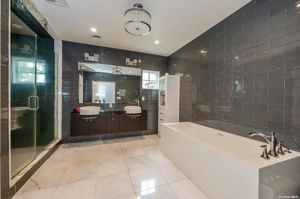 177 Lakeside Drive S Lawrence NY 11559