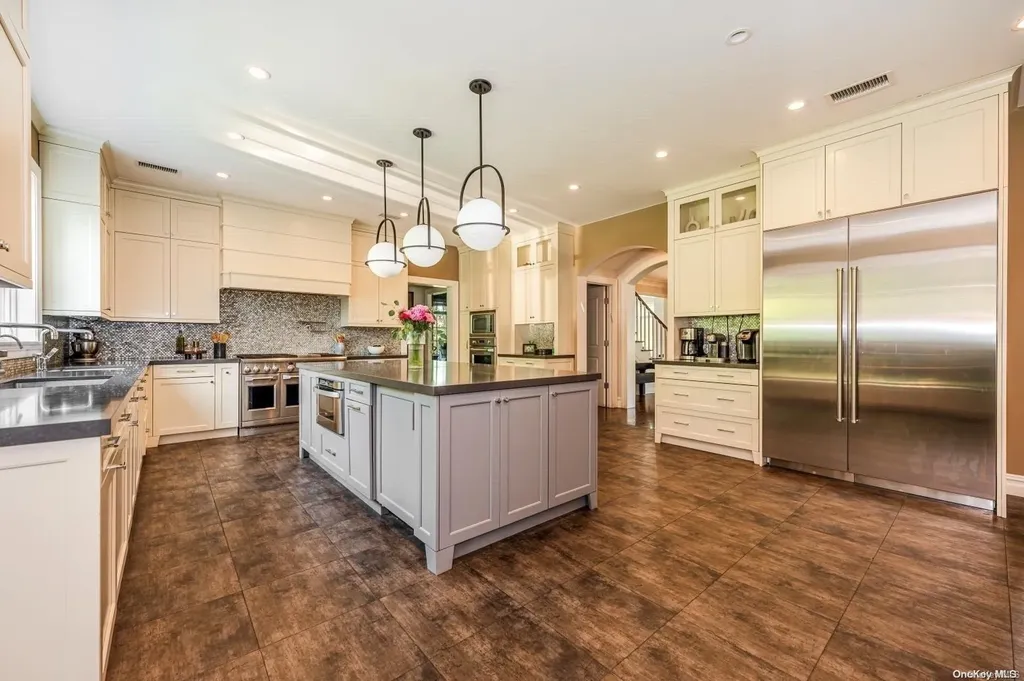 177 Lakeside Drive S Lawrence NY 11559