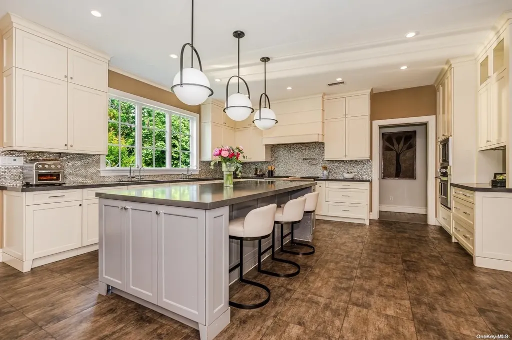 177 Lakeside Drive S Lawrence NY 11559