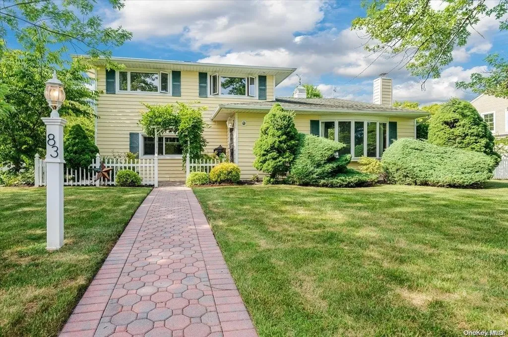 83 Lagoon Boulevard Massapequa NY 11758