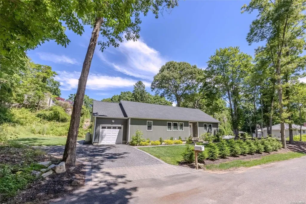 6 4th Street Wading River NY 11792
