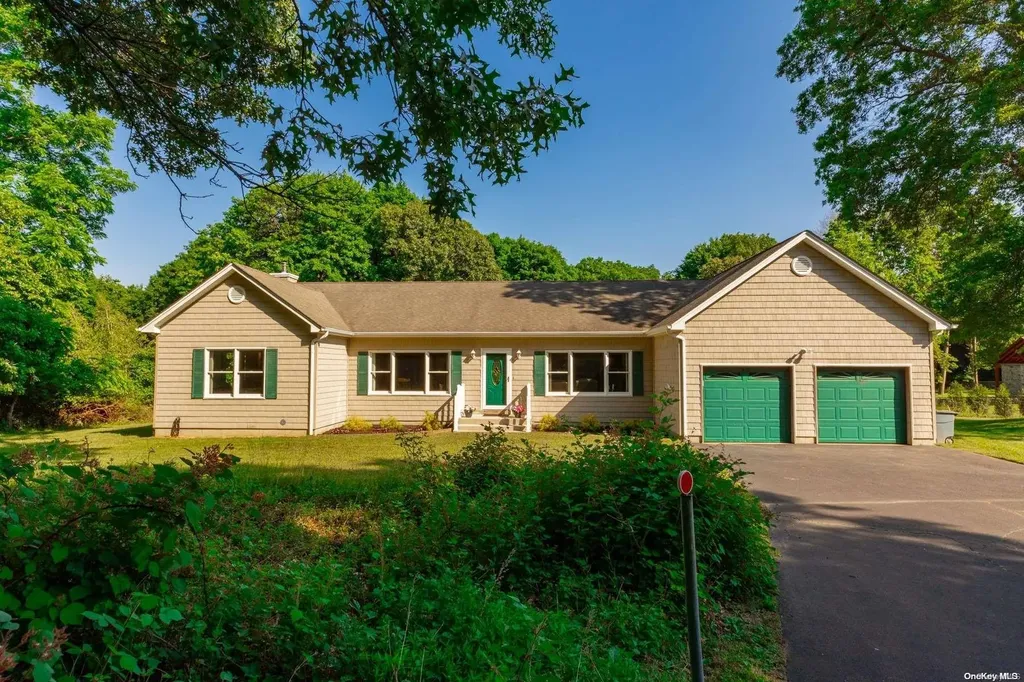 173 Oakside Drive Smithtown NY 11787