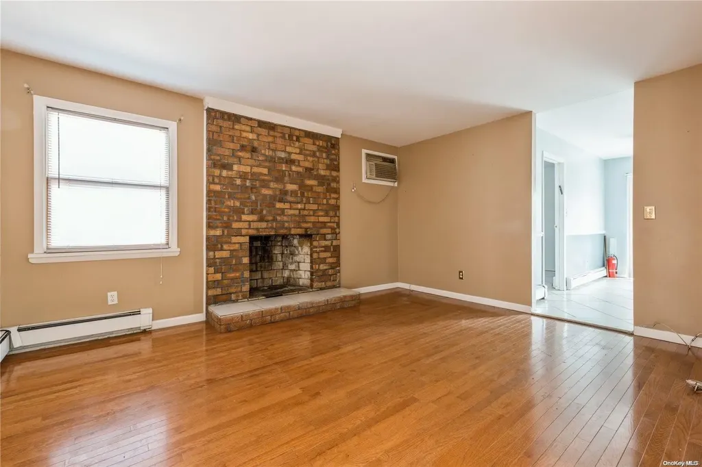 317 W Broadway Cedarhurst NY 11516