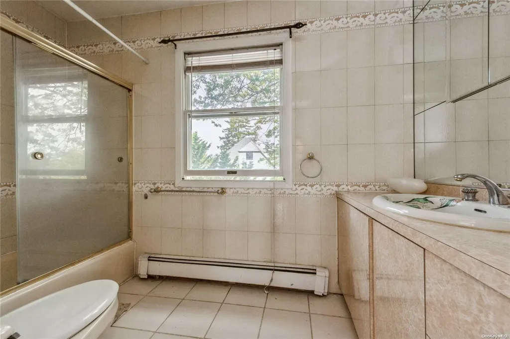 317 W Broadway Cedarhurst NY 11516