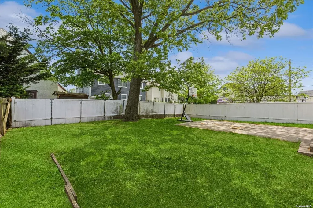 317 W Broadway Cedarhurst NY 11516