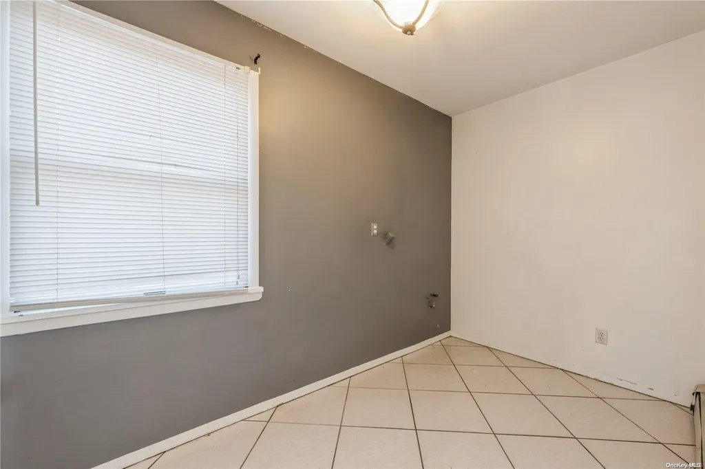 317 W Broadway Cedarhurst NY 11516