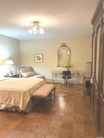 270-10 Grand Central Parkway Floral Park NY 11005