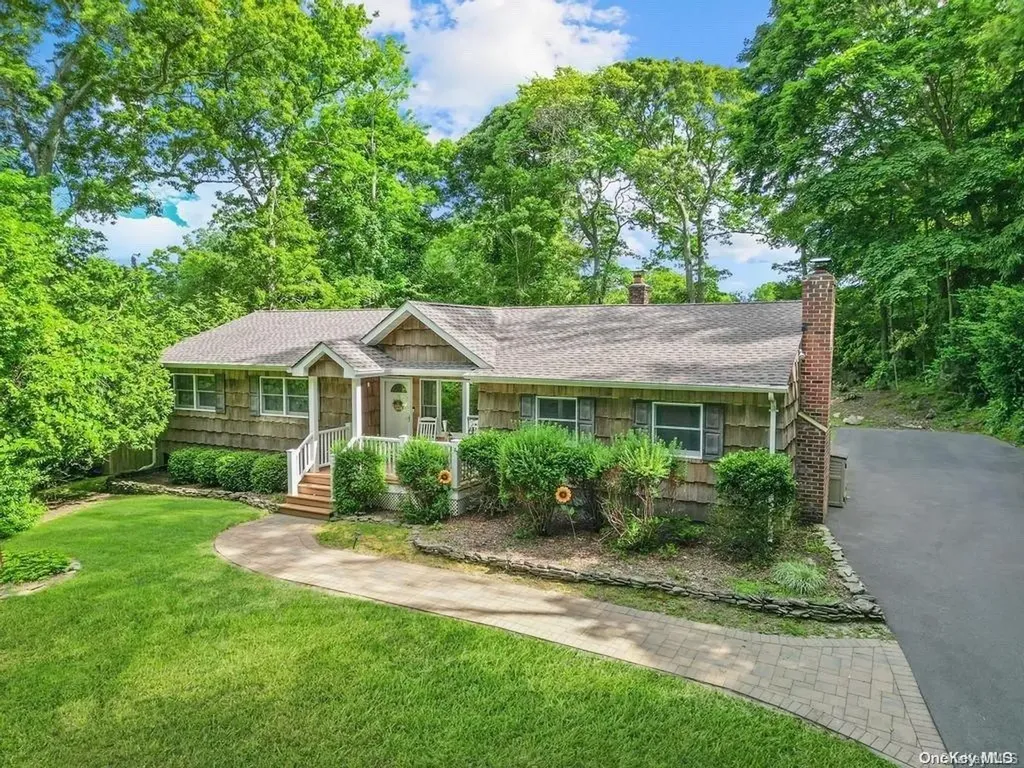 10 Farm Road Shoreham NY 11786