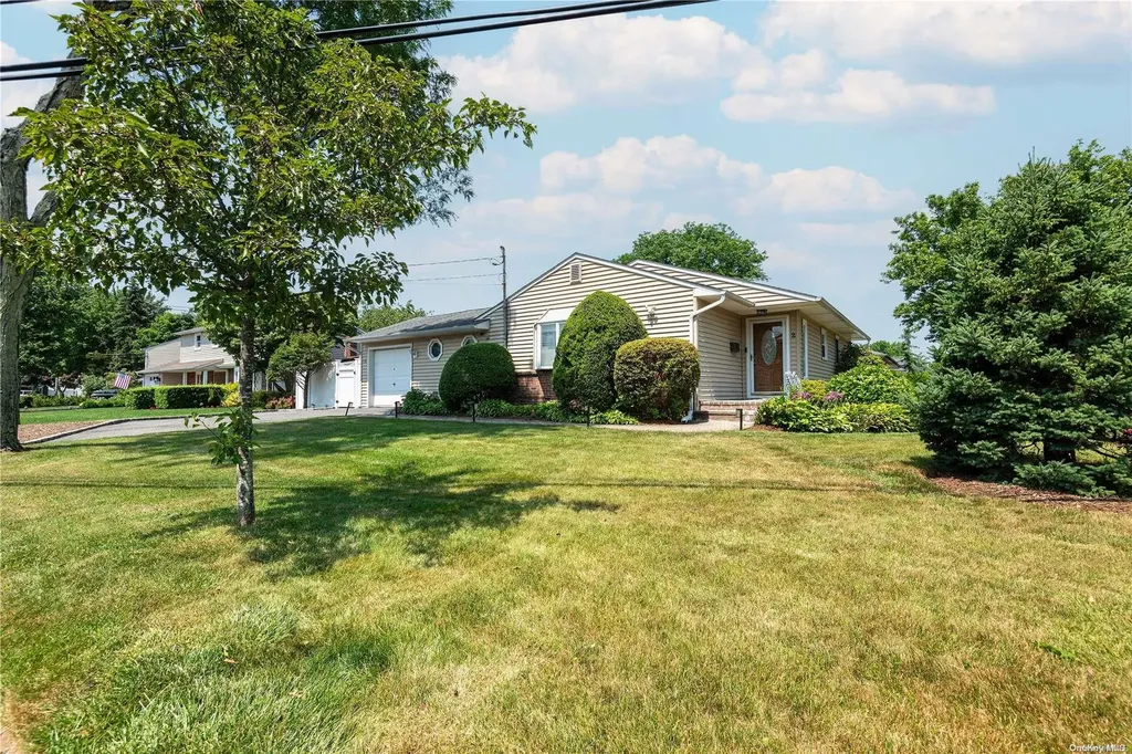 2 Evelyn Drive Commack NY 11725