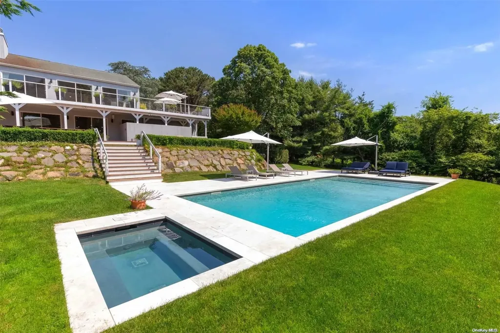 36 Blackwatch Southampton NY 11968