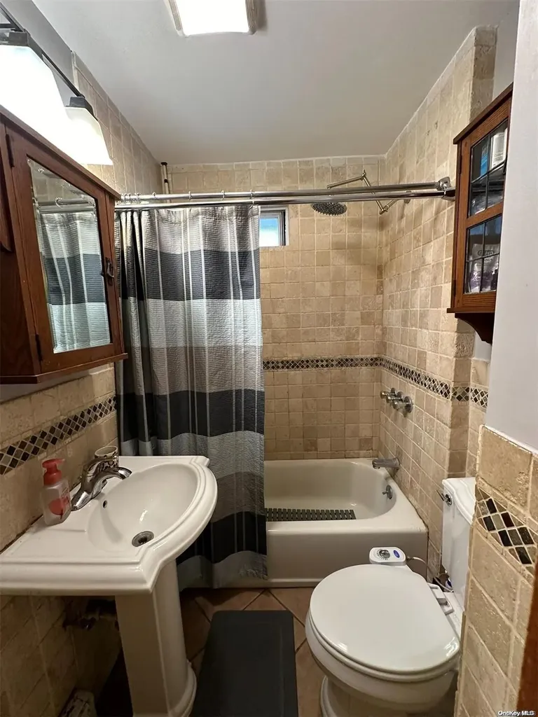 262-09 E Williston Avenue Floral Park NY 11001