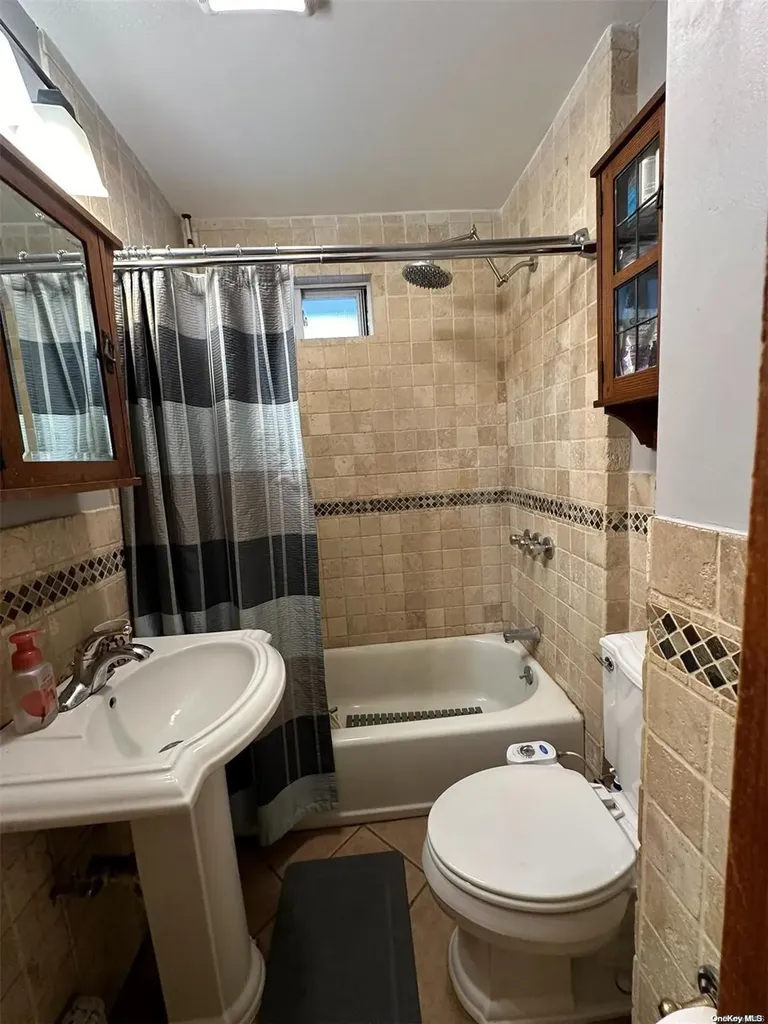 262-09 E Williston Avenue Floral Park NY 11001