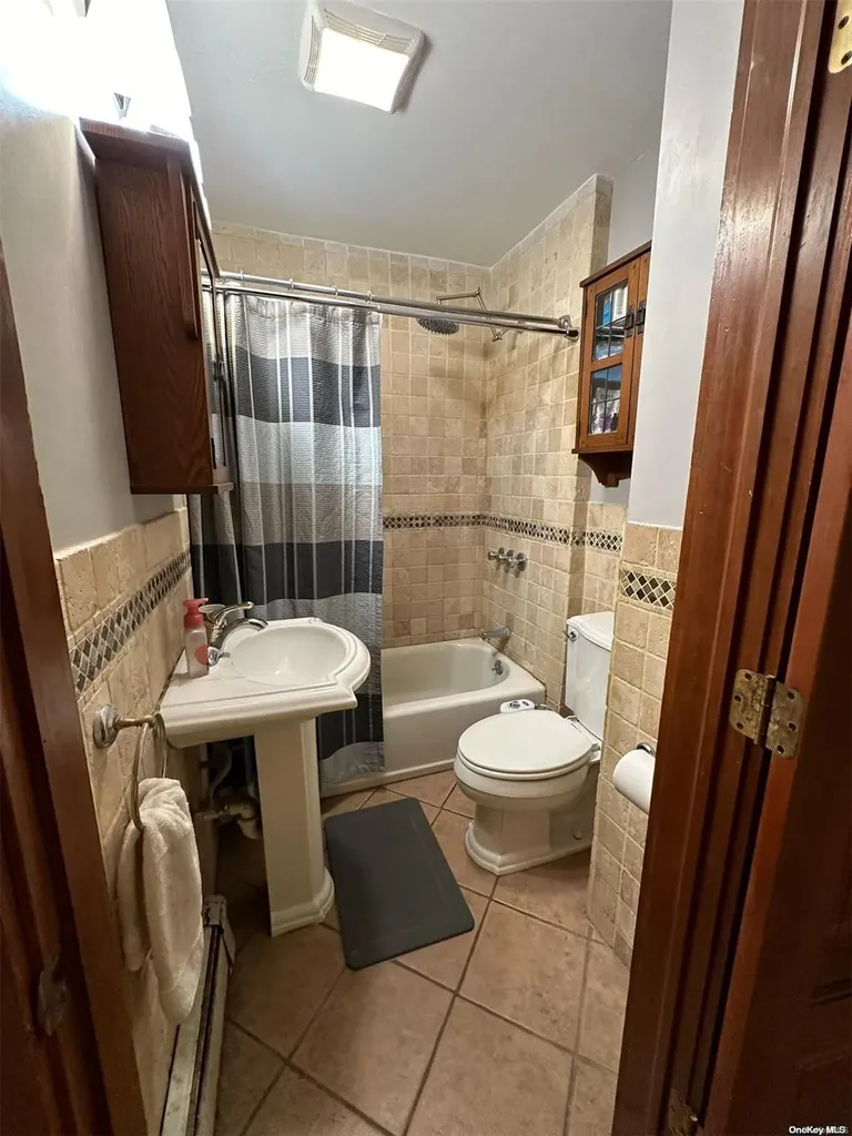 262-09 E Williston Avenue Floral Park NY 11001