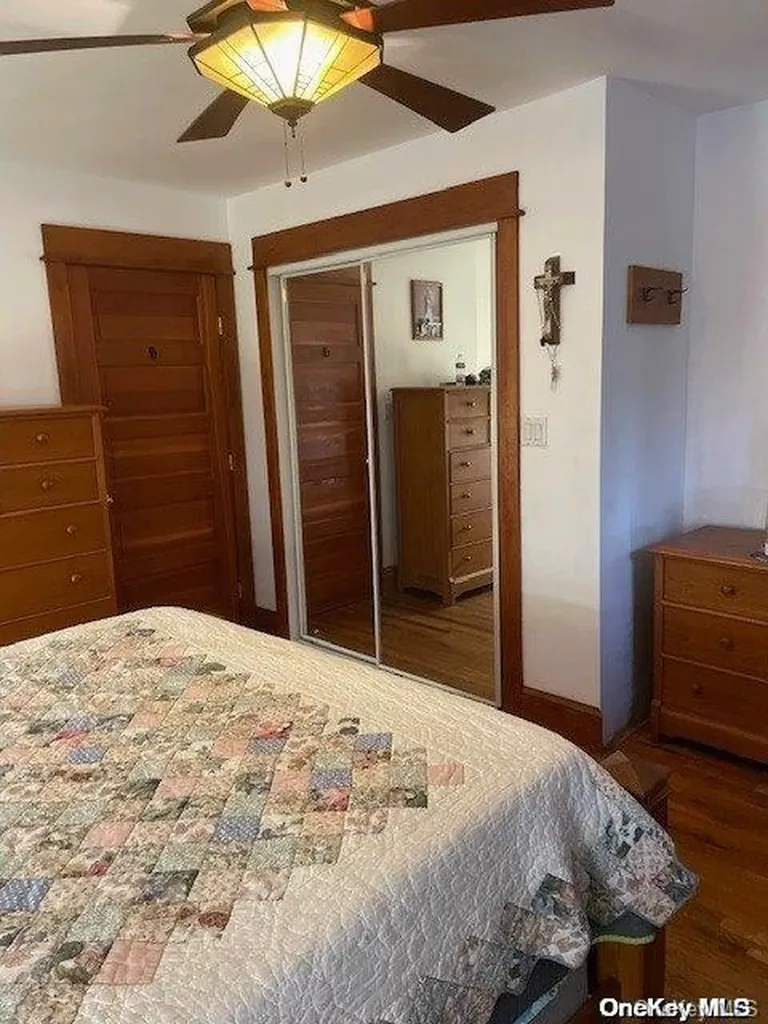 262-09 E Williston Avenue Floral Park NY 11001