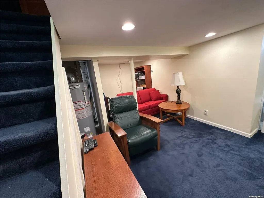 262-09 E Williston Avenue Floral Park NY 11001
