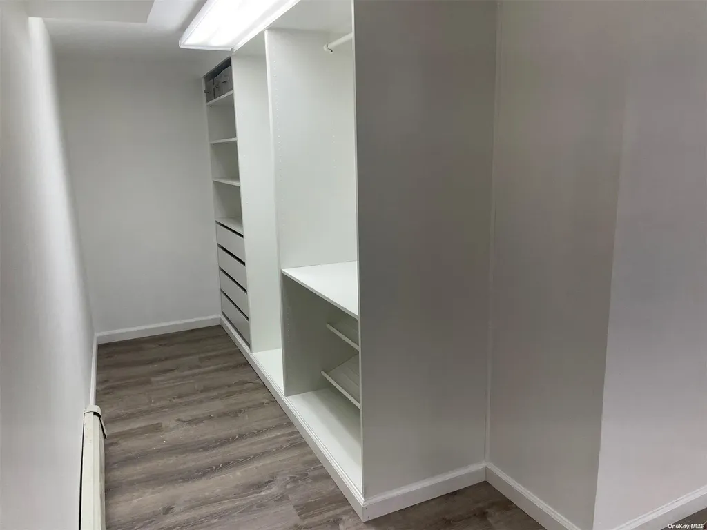 262-09 E Williston Avenue Floral Park NY 11001