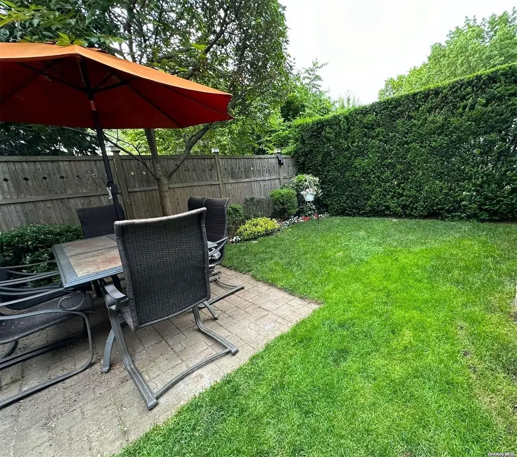 262-09 E Williston Avenue Floral Park NY 11001