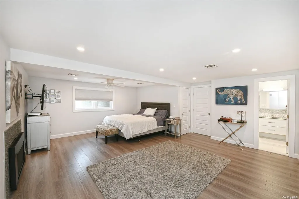 19 Eagle Lane Hauppauge NY 11788