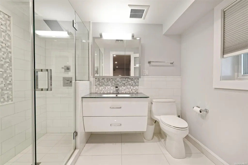 19 Eagle Lane Hauppauge NY 11788