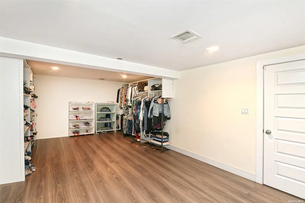19 Eagle Lane Hauppauge NY 11788