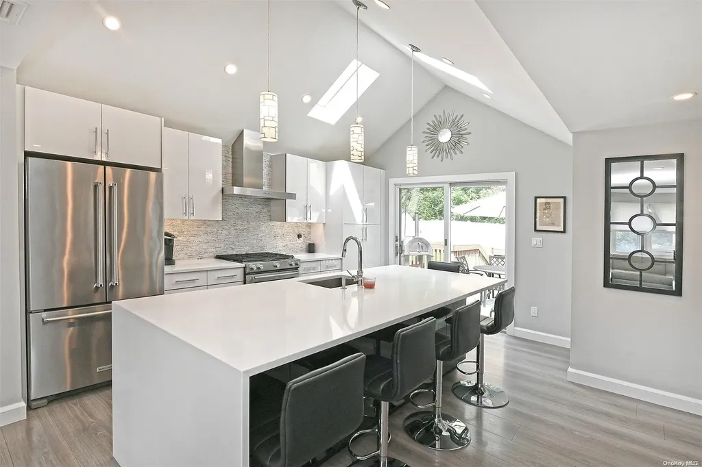 19 Eagle Lane Hauppauge NY 11788