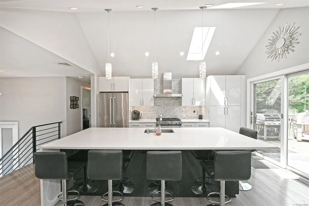 19 Eagle Lane Hauppauge NY 11788