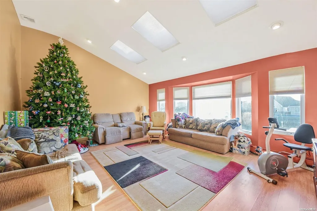 120 Anchorage Drive West Islip NY 11795