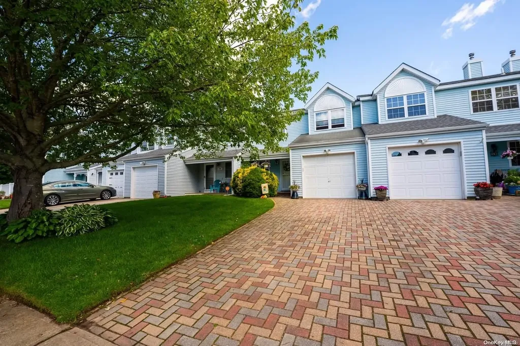 58 Elm Street Central Islip NY 11722