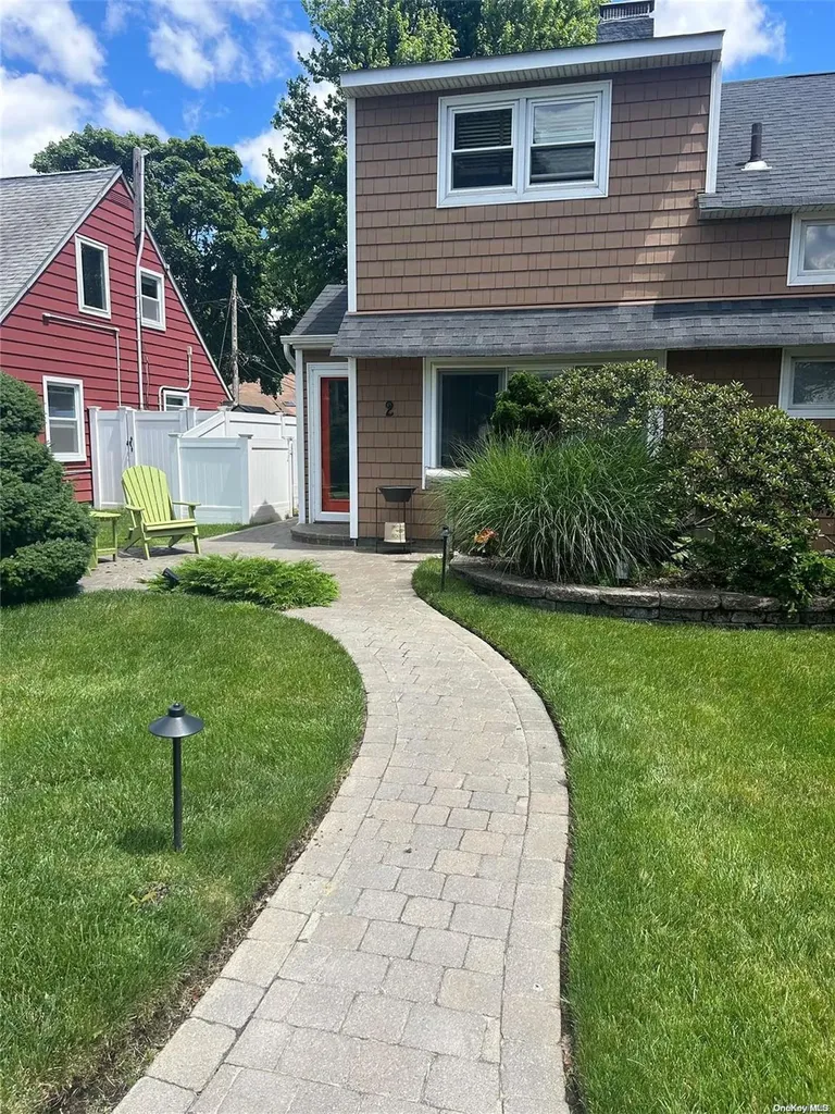 2 Plover Lane Levittown NY 11756