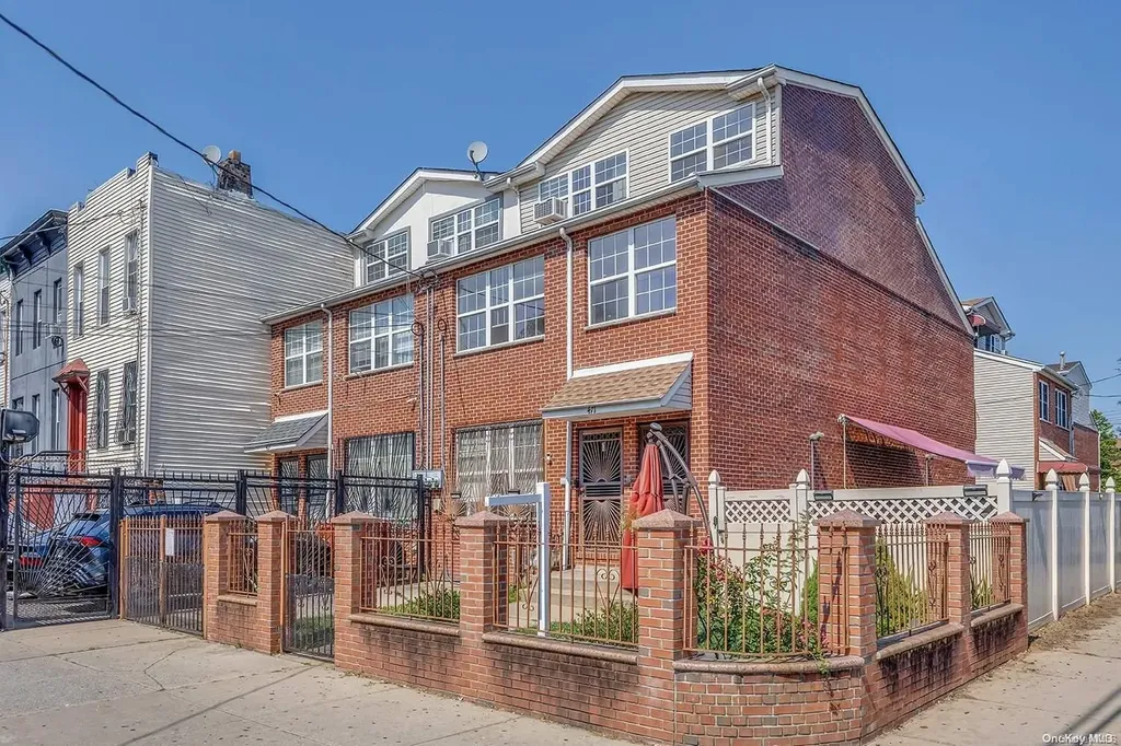 471 Shepherd Avenue Brooklyn NY 11208