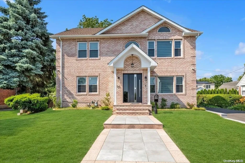 54 Herbert Drive New Hyde Park NY 11040
