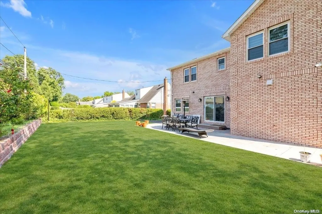 54 Herbert Drive New Hyde Park NY 11040