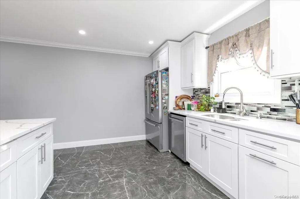 54 Herbert Drive New Hyde Park NY 11040
